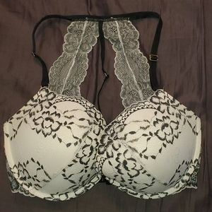 Victoria's secret beyond sexy 34DDD front closure bra.